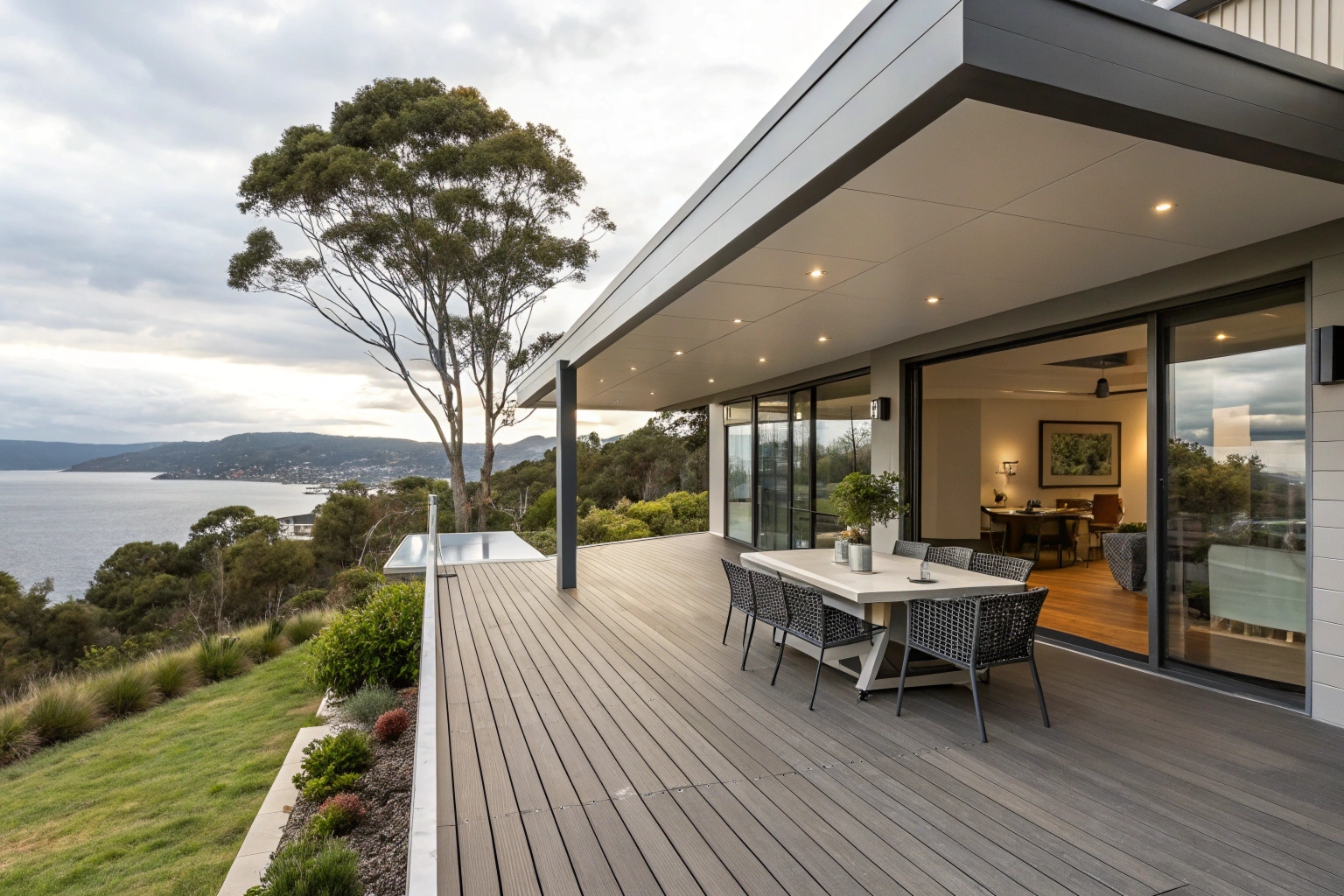 Composite deck outdoor entertaining area Hobart